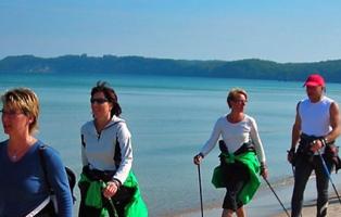 Nordic-Walking-Gruppe der NaturFreunde auf Rügen Nordic-Walking-Gruppe der NaturFreunde auf Rügen